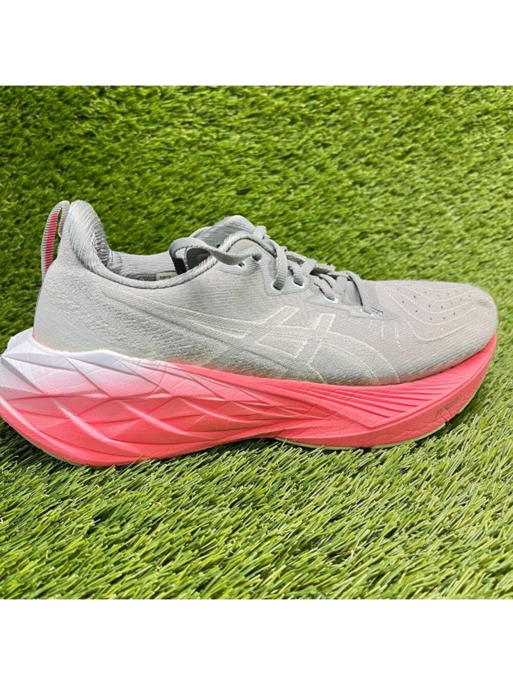 Asics Novoblast 4 Womens Size 7.5 Gray Pink Athletic Running Shoes Sneakers
